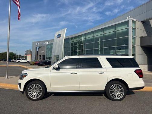 Star White Metallic Tri-Coat 2023 Ford Expedition Max Limited