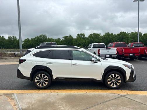 Crystal White Pearl 2024 Subaru Outback Touring