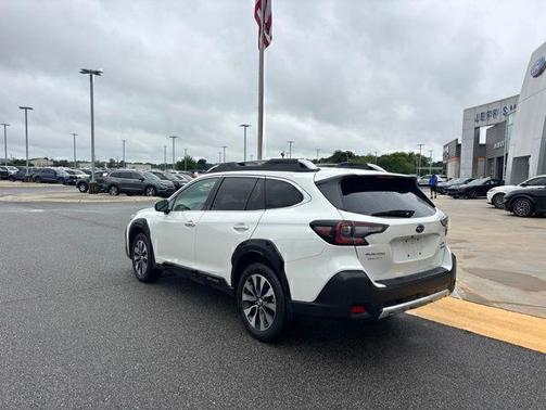 Crystal White Pearl 2024 Subaru Outback Touring