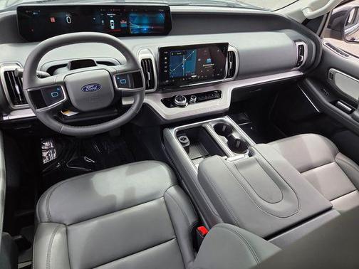 Dark Matter Gray Metallic 2026 Ford Expedition Active