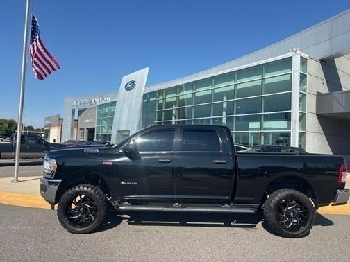 2020 RAM 2500 Tradesman Crew Cab 4X4 6'4' Box