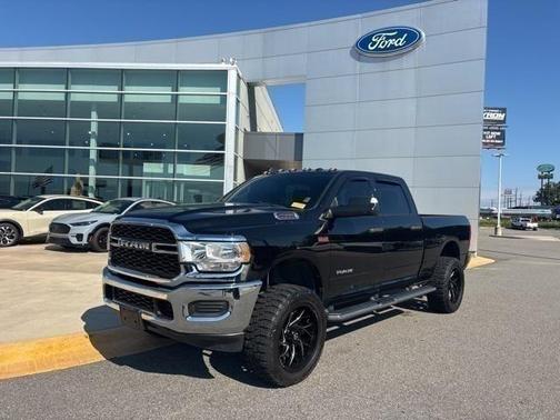 2020 RAM 2500 Tradesman Crew Cab 4X4 6'4' Box