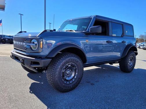 Azure 2025 Ford Bronco Badlands