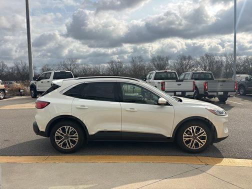 2021 Ford Escape SEL