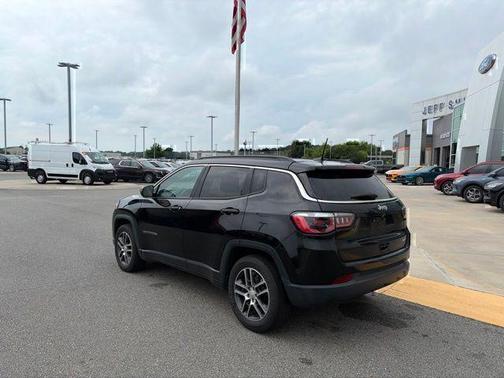 Diamond Black Crystal Pearlcoat 2020 Jeep Compass Latitude