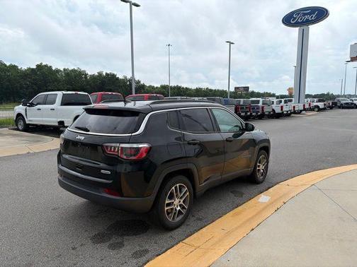 Diamond Black Crystal Pearlcoat 2020 Jeep Compass Latitude
