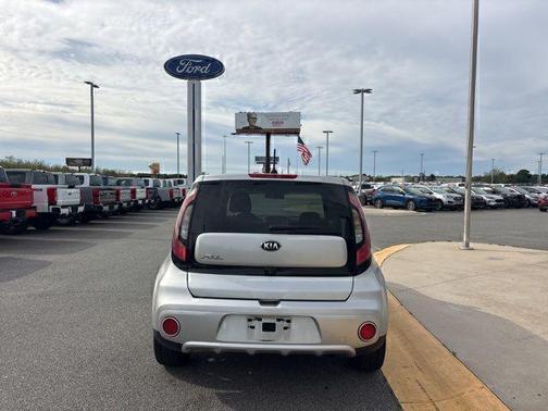2018 Kia Soul +