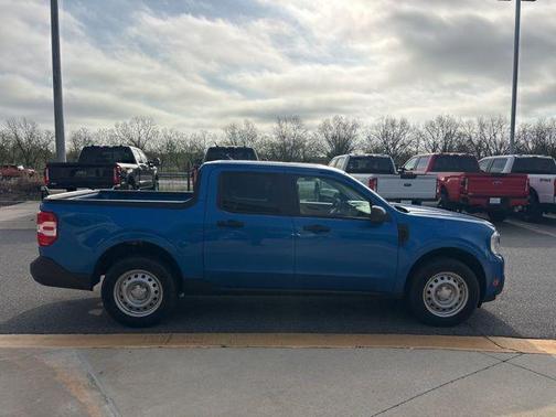 Velocity Blue Metallic 2022 Ford Maverick XL