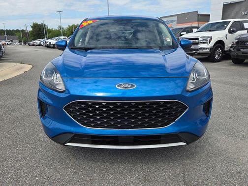 Velocity Blue Metallic 2020 Ford Escape SE