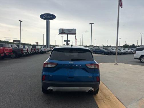 Velocity Blue Metallic 2020 Ford Escape SE