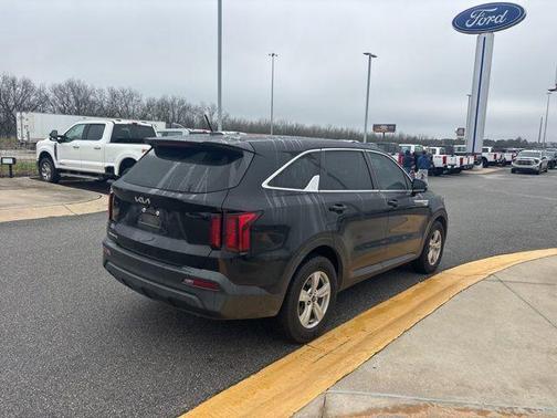 2023 Kia Sorento LX