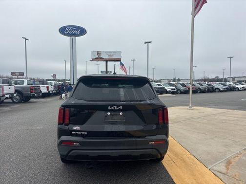 2023 Kia Sorento LX
