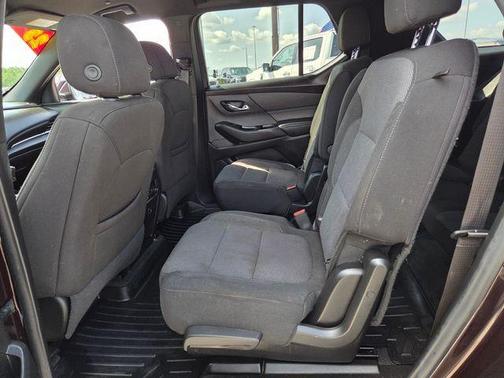 Black Cherry Metallic 2023 Chevrolet Traverse LT Cloth