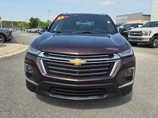 Black Cherry Metallic 2023 Chevrolet Traverse LT Cloth