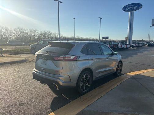 2023 Ford Edge ST
