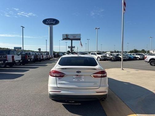 2020 Ford Fusion SE