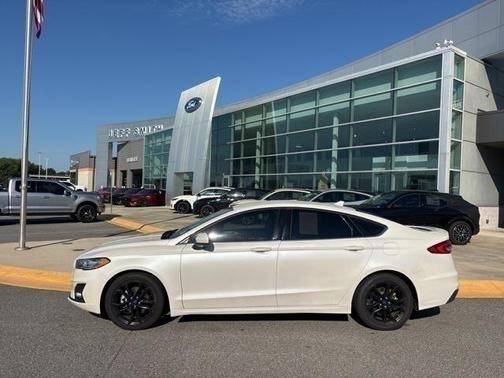 2020 Ford Fusion SE