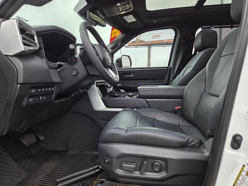 2025 Toyota Tundra Hybrid Platinum