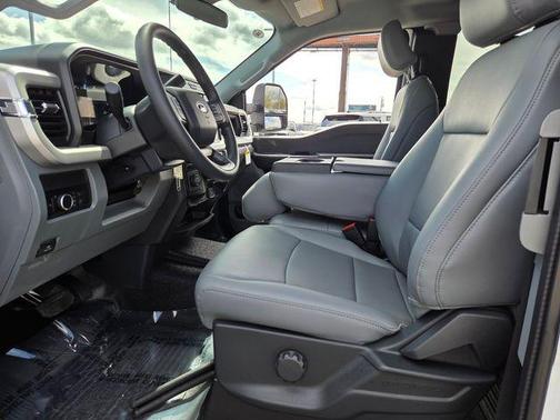 Oxford White 2026 Ford F-350 XL