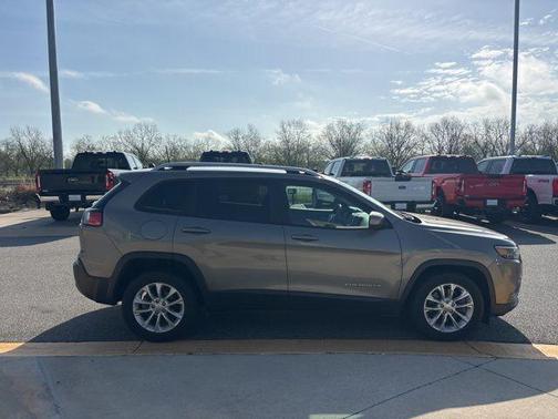 Light Brownstone Pearlcoat 2020 Jeep Cherokee Latitude