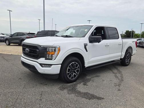 Oxford White 2022 Ford F-150 XLT