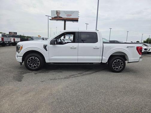 Oxford White 2022 Ford F-150 XLT
