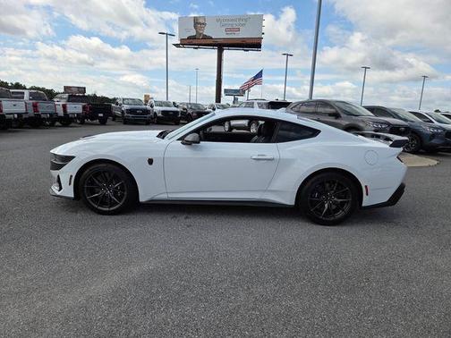 Oxford White 2026 Ford Mustang Dark Horse Fastback