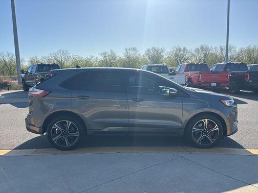 Carbonized Gray Metallic 2022 Ford Edge ST