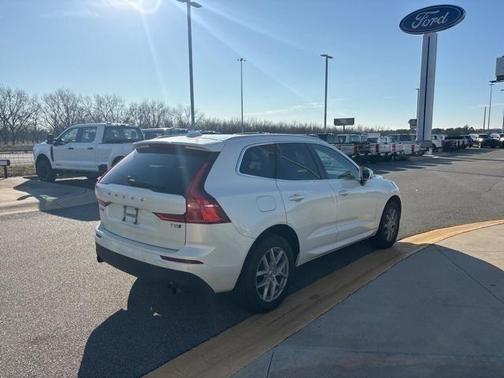 2020 Volvo XC60 T5 Momentum