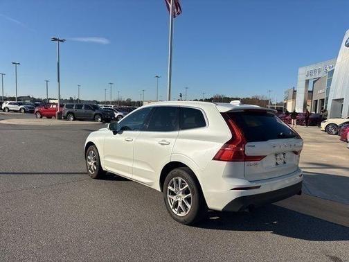 2020 Volvo XC60 T5 Momentum