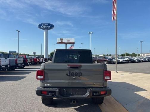2023 Jeep Gladiator Sport