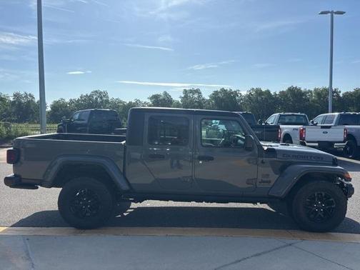 2023 Jeep Gladiator Sport
