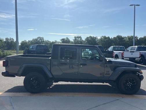 2023 Jeep Gladiator Sport