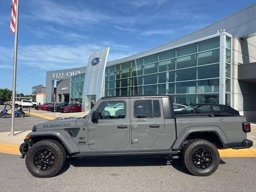 2023 Jeep Gladiator Sport