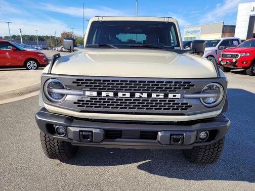 Desert Sand 2025 Ford Bronco Badlands
