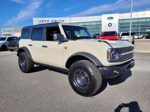 Desert Sand 2025 Ford Bronco Badlands