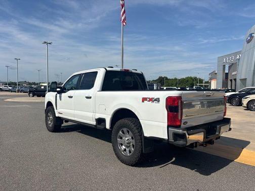 Oxford White 2023 Ford F-250 King Ranch