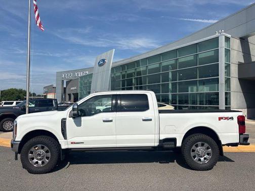 Oxford White 2023 Ford F-250 King Ranch
