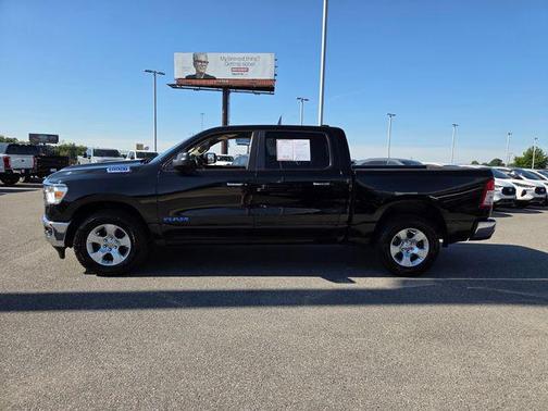 Diamond Black Crystal Pearlcoat 2019 RAM 1500 Big Horn