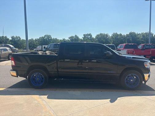 Diamond Black Crystal Pearlcoat 2019 RAM 1500 Big Horn