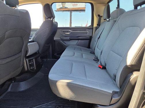 Diamond Black Crystal Pearlcoat 2019 RAM 1500 Big Horn