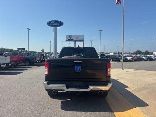 Diamond Black Crystal Pearlcoat 2019 RAM 1500 Big Horn