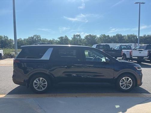 2022 Kia Carnival LXS