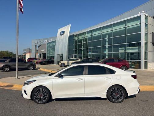 Snow White Pearl 2023 Kia Forte GT