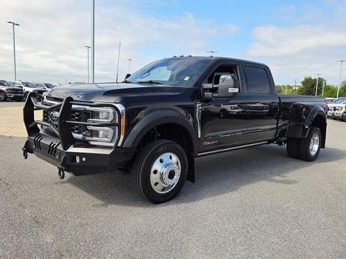 Black Metallic 2023 Ford F-450 Lariat