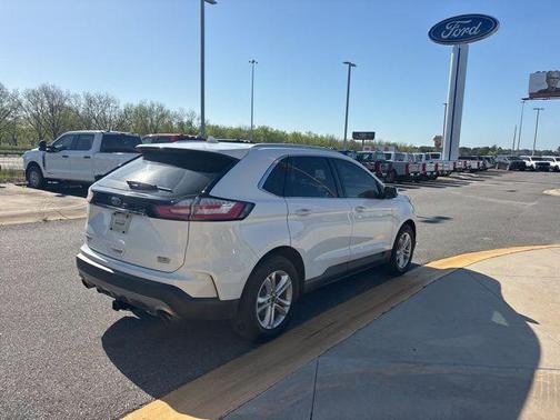 Oxford White 2019 Ford Edge SEL