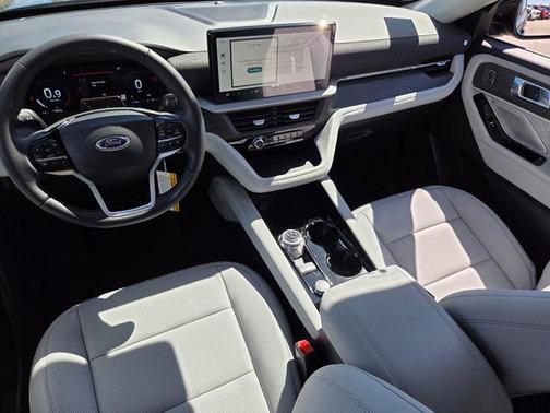 Agate Black Metallic 2026 Ford Explorer Platinum