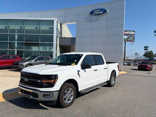 Oxford White 2025 Ford F-150 XLT