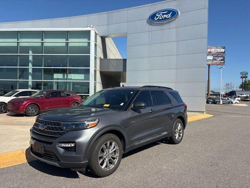 Carbonized Gray Metallic 2022 Ford Explorer XLT