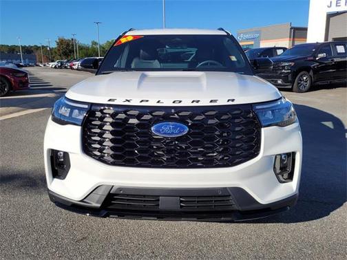 2025 Ford Explorer ST-Line
